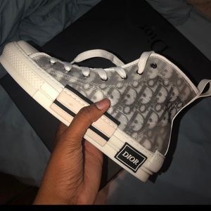 Dior sneakers size 8
